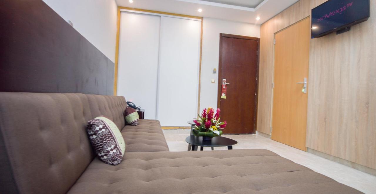 Hotel La Rose Blanche Abidjan Bagian luar foto