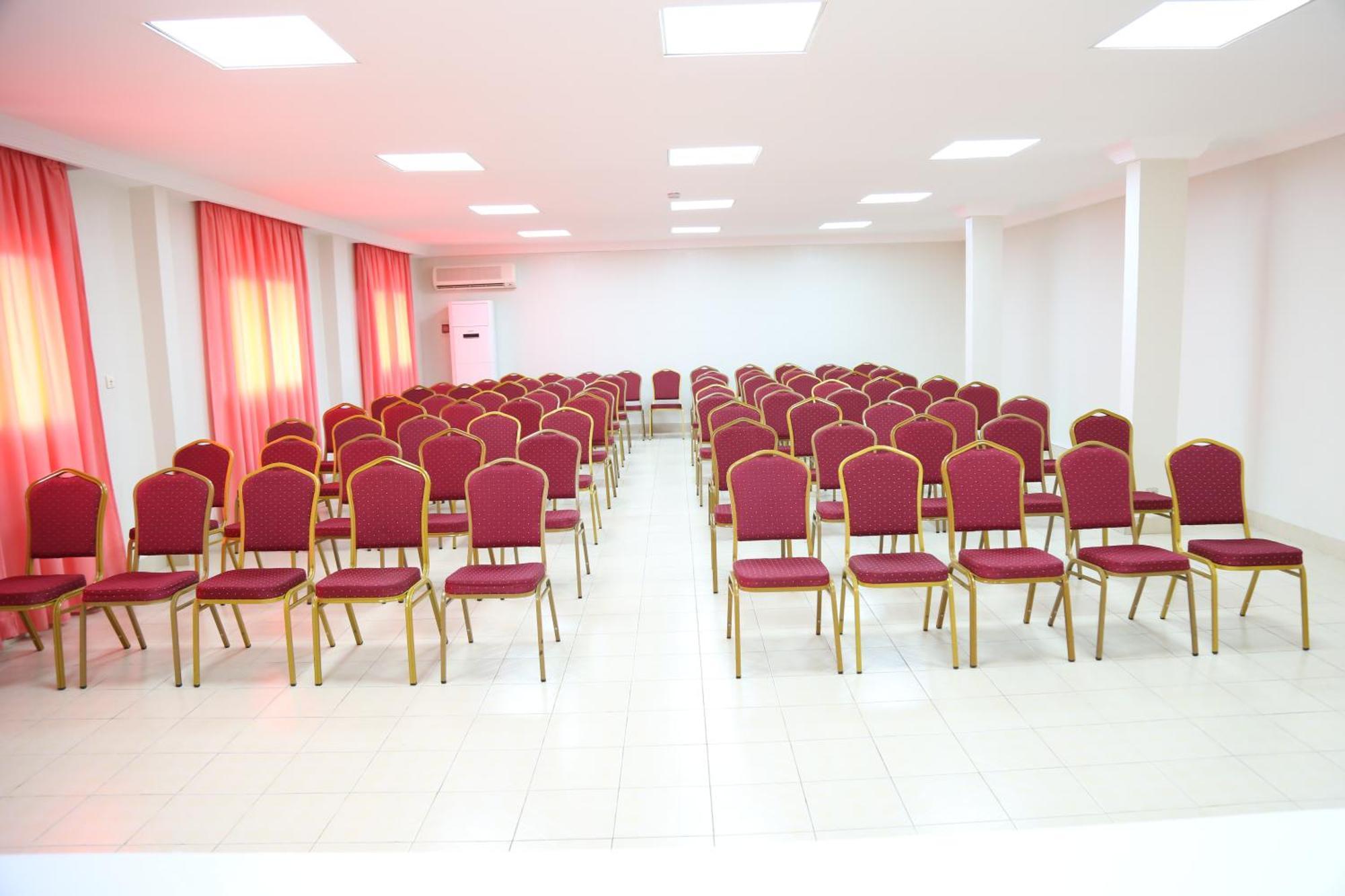 Hotel La Rose Blanche Abidjan Bagian luar foto