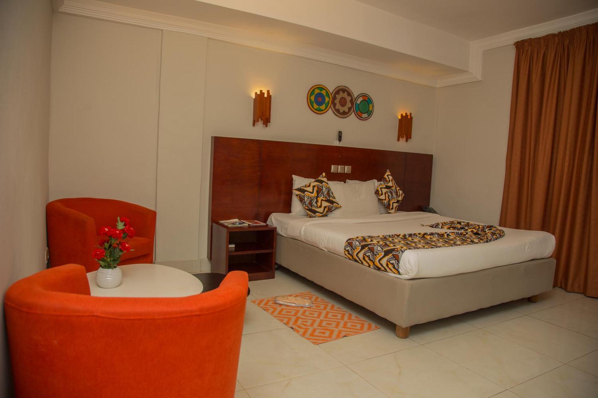 Hotel La Rose Blanche Abidjan Bagian luar foto
