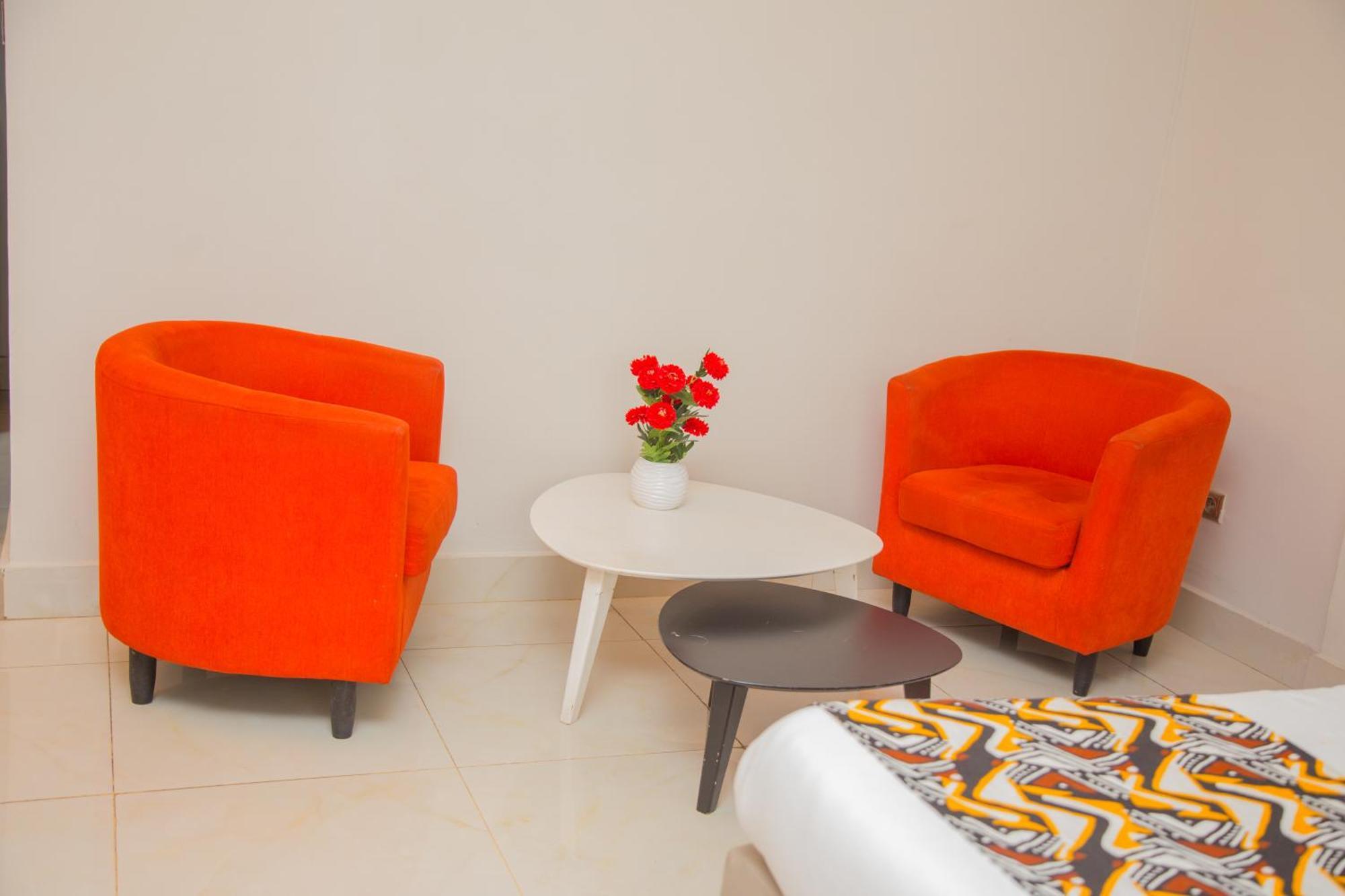 Hotel La Rose Blanche Abidjan Bagian luar foto